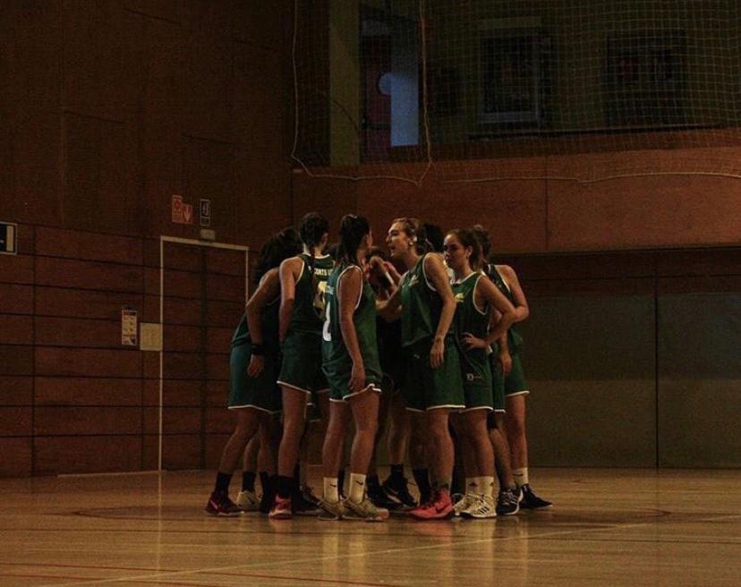 Inici de la competició pels equips de bàsquet