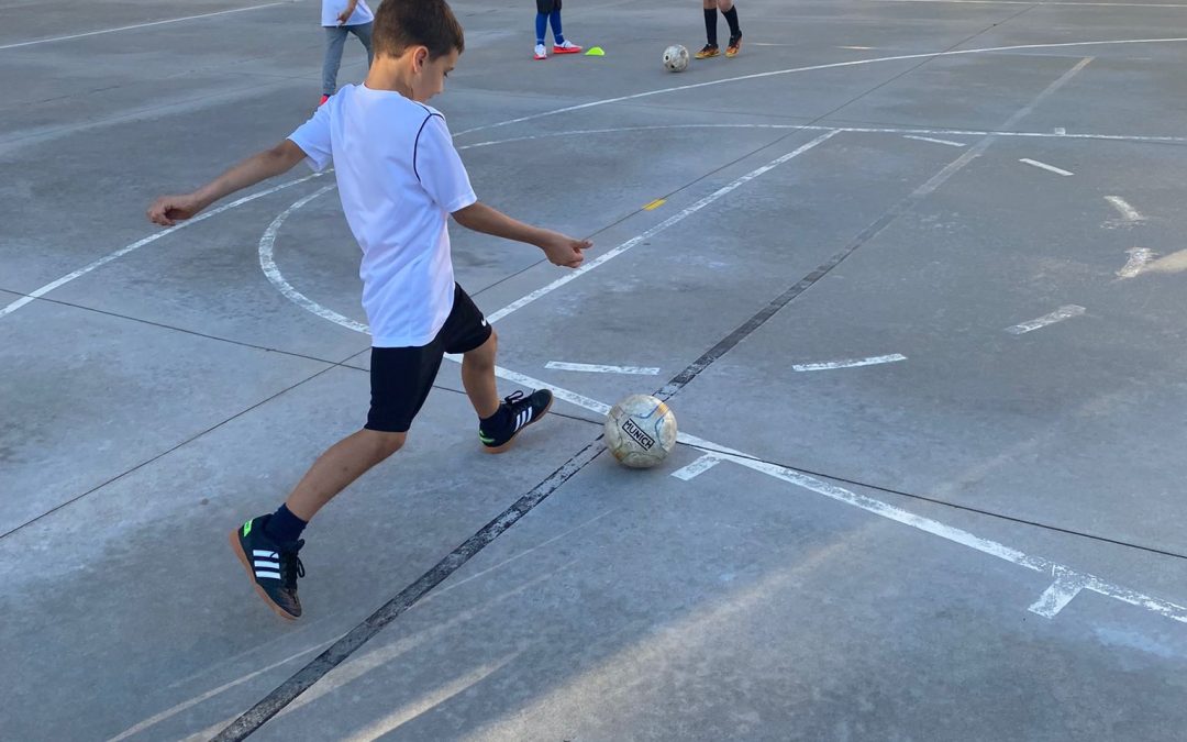 Els equips escolars de futbol sala inicien la competició