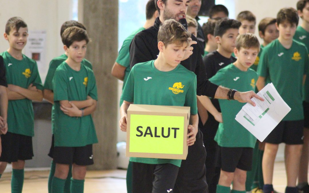 Les fotografies de la presentació dels equips escolars de futbol sala