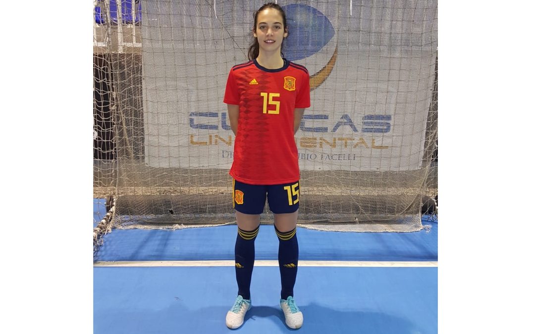 La mamut Laia Rojo amb la Selecció Espanyola Sub 19 femenina